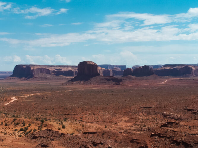 Monument Valley Navajo Tribal Park, Utah, USA 2009-9